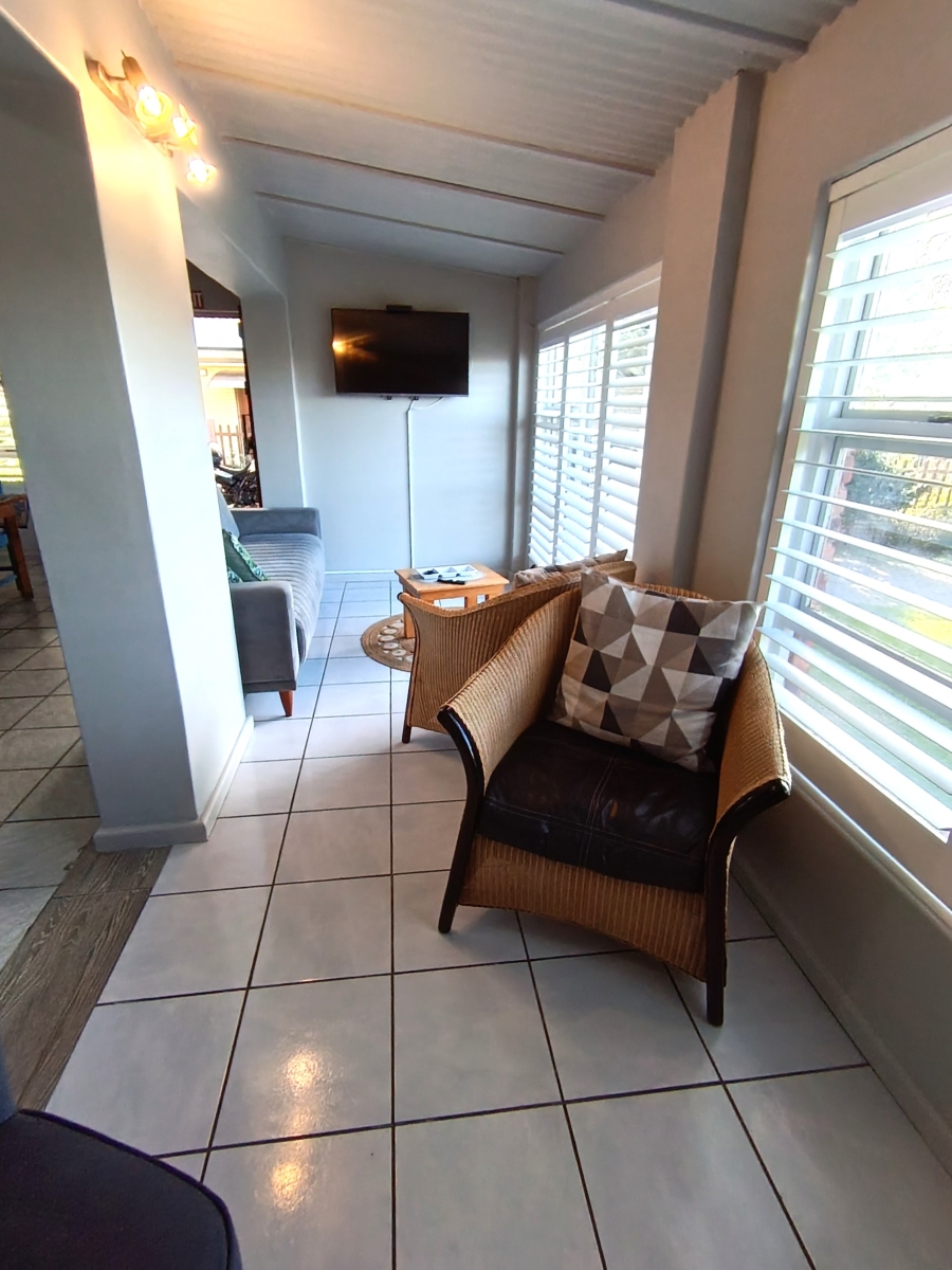 3 Bedroom Property for Sale in Wavecrest Eastern Cape